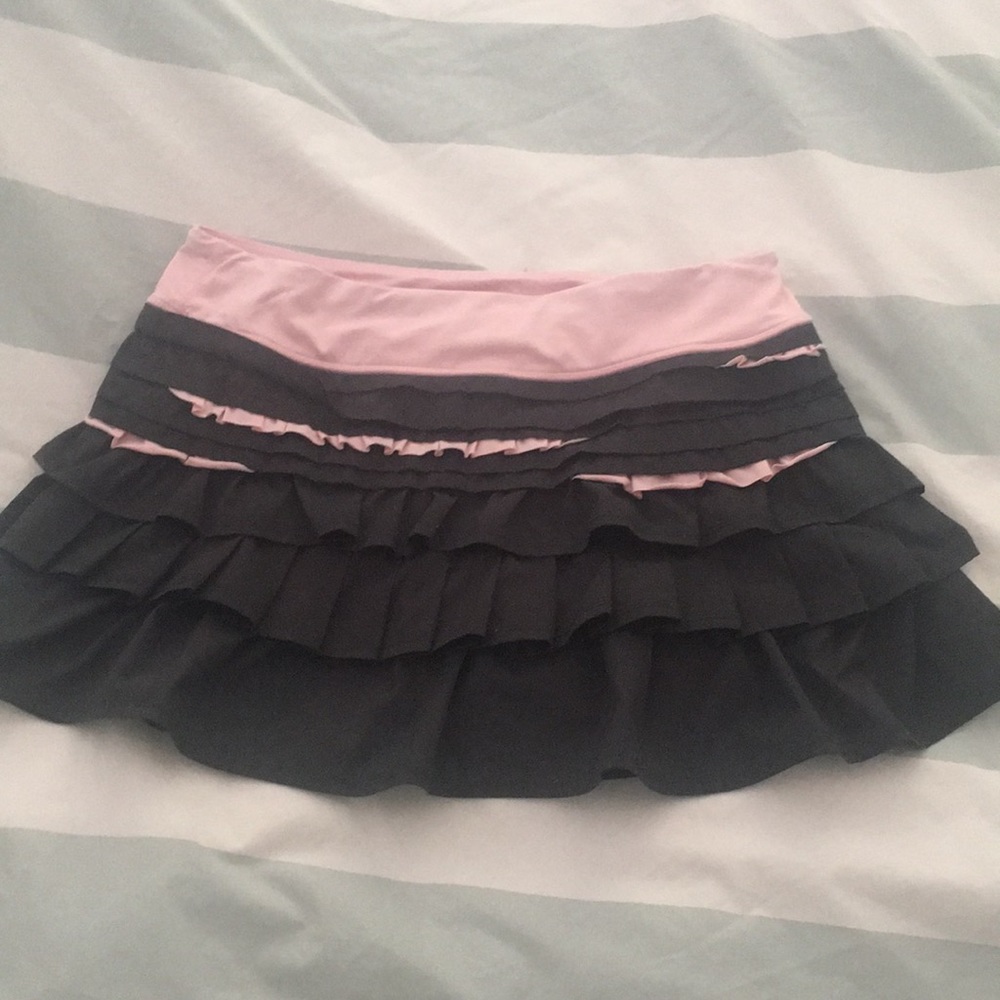 Lululemon back on track running skirt